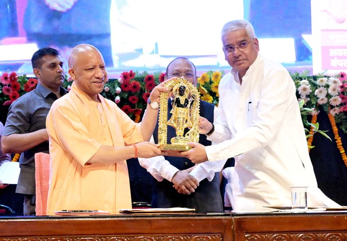 छह महीने में 1 लाख से ज्यादा युवाओं को सरकारी नौकरी का दावा, मुख्यमंत्री योगी ने कहा- पारदर्शी तरीके से होगी भर्ती छह महीने में 1 लाख से ज्यादा युवाओं को सरकारी नौकरी का दावा, मुख्यमंत्री योगी ने कहा- पारदर्शी तरीके से होगी भर्ती