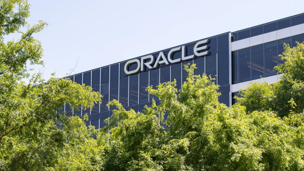 Oracle Layoff 2026: 10 हजार कर्मचारियों की छंटनी की तैयारी? AI और Cloud पर बढ़ते खर्च ने बढ़ाई चिंता Oracle Layoff 2026: 10 हजार कर्मचारियों की छंटनी की तैयारी? AI और Cloud पर बढ़ते खर्च ने बढ़ाई चिंता