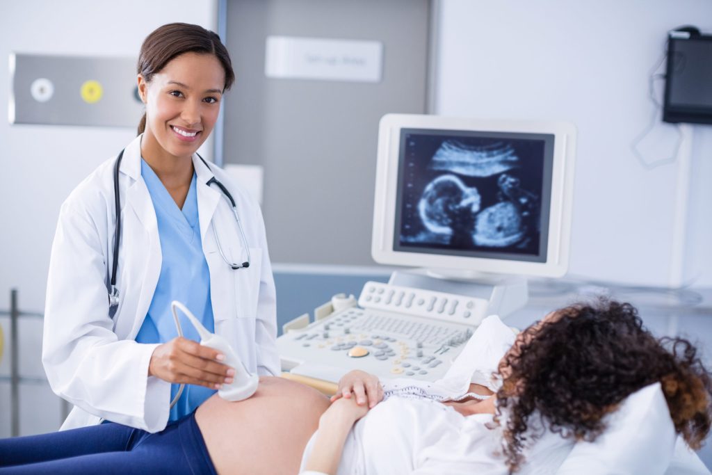 Pregnancy Tests: प्रेग्नेंसी में कौन सा टेस्ट कब कराना चाहिए? जानें महीने के हिसाब से जरूरी जांच