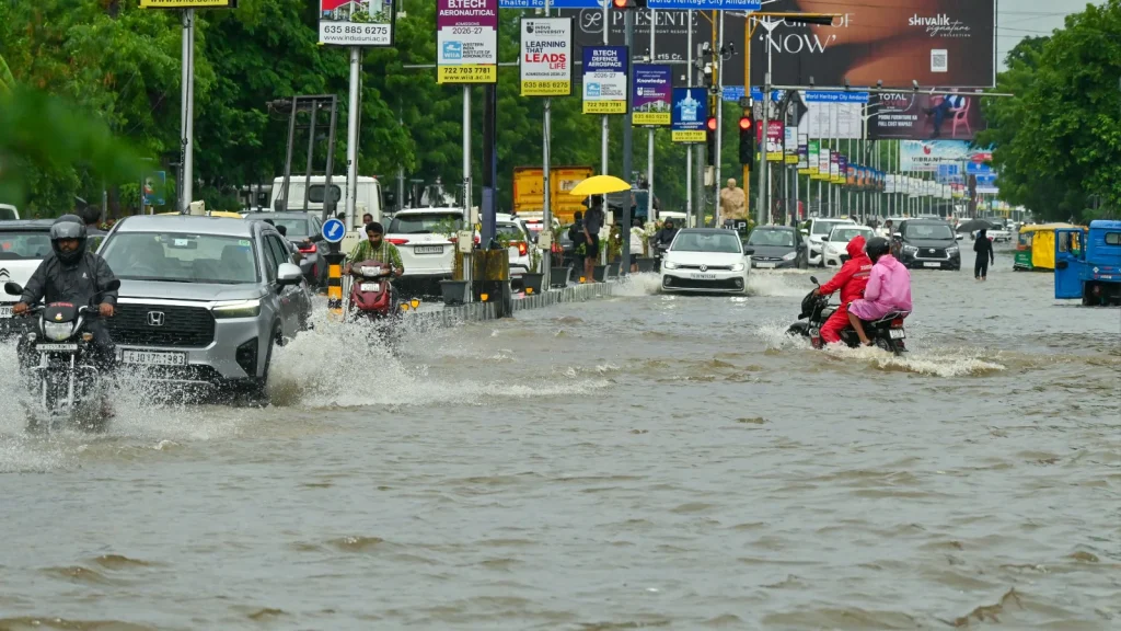 Rajasthan Weather: मानसून की विदाई के बीच 17 सितंबर को कई जिलों में बारिश, जयपुर में गरज-चमक के आसार