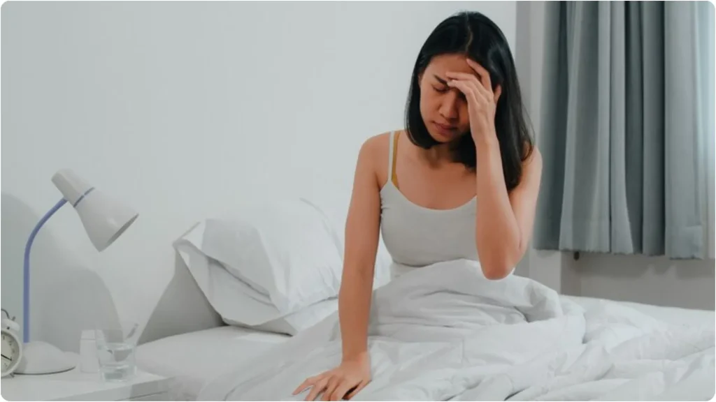 Sleep Problems: रात में बार-बार खुलती है नींद? इन वजहों को न करें नजरअंदाज Sleep Problems: रात में बार-बार खुलती है नींद? इन वजहों को न करें नजरअंदाज