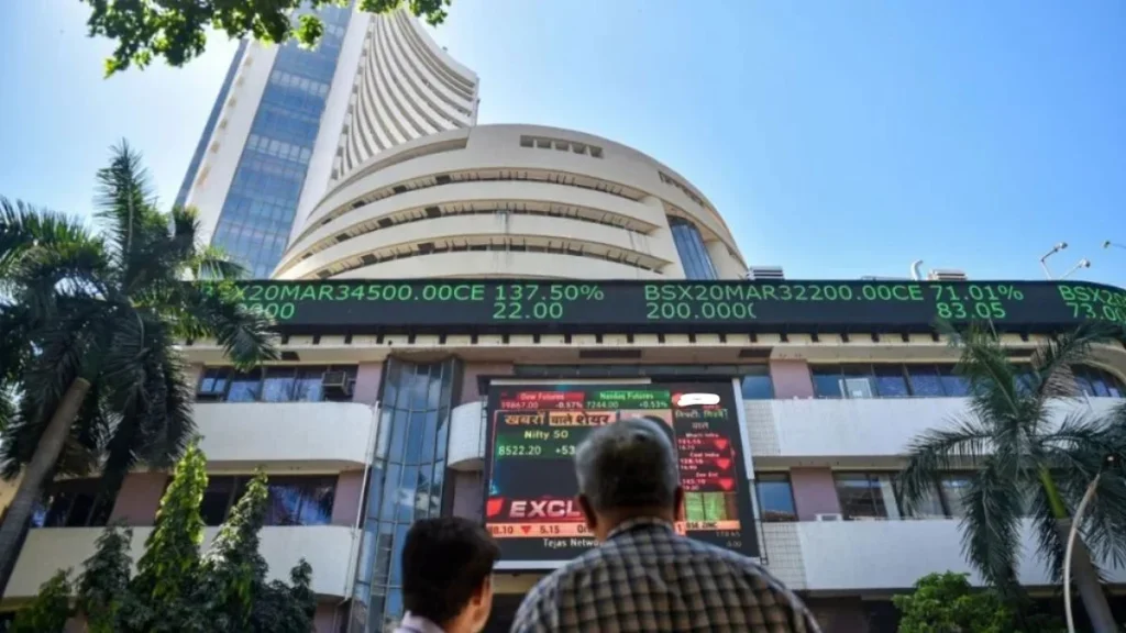 Stock Market Closing: सेंसेक्स 374 अंक टूटा, निफ्टी 23,900 के करीब बंद; ऑटो और IT शेयरों में सबसे ज्यादा दबाव Stock Market Closing: सेंसेक्स 374 अंक टूटा, निफ्टी 23,900 के करीब बंद; ऑटो और IT शेयरों में सबसे ज्यादा दबाव