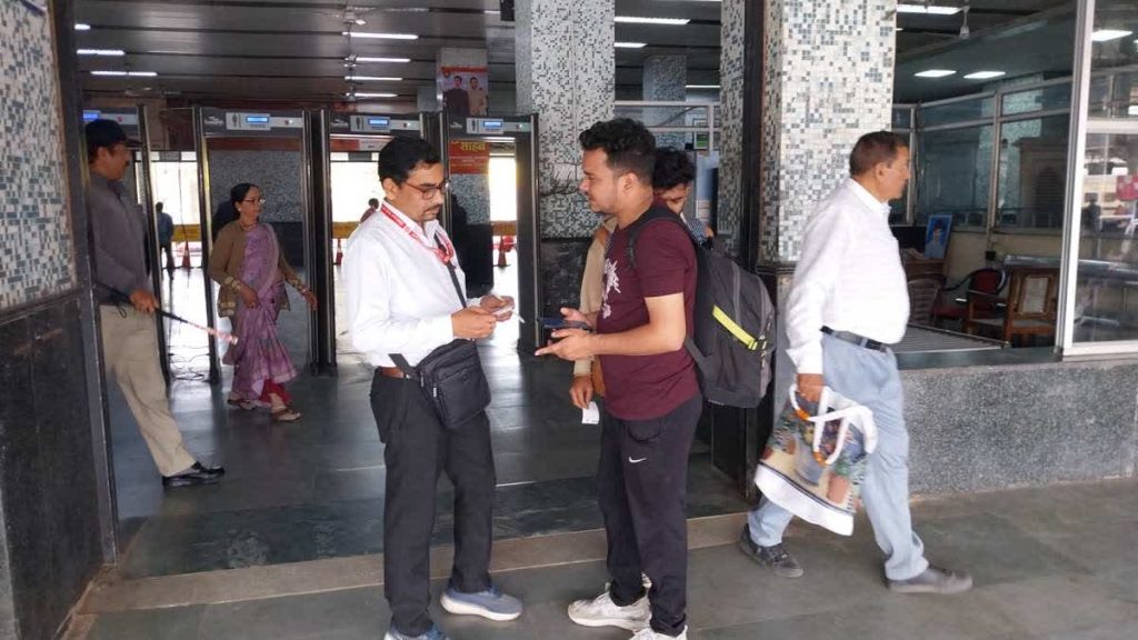 कोटे वाले कन्फर्म टिकट और रेलवे पास से सफर करने वालों के लिए जरूरी खबर, ID नहीं हुई तो लगेगा जुर्माना