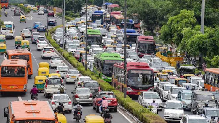 दिल्ली में पुरानी कमर्शियल गाड़ियों को बदलने की तैयारी, नए वाहन खरीदने पर 10 साल तक टैक्स में छूट दिल्ली में पुरानी कमर्शियल गाड़ियों को बदलने की तैयारी, नए वाहन खरीदने पर 10 साल तक टैक्स में छूट