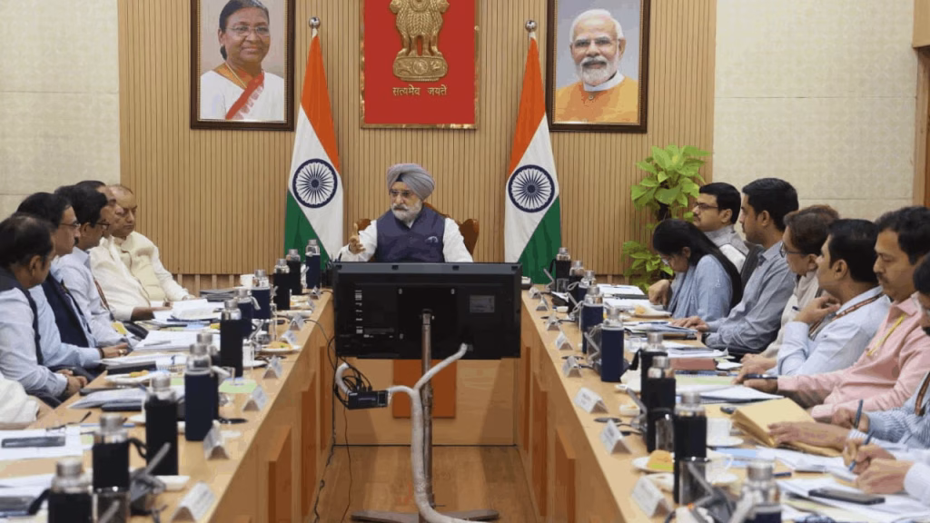 निर्माण श्रमिकों के परिवार को मिलेगा 10 लाख तक कैशलेस इलाज, LG ने हेल्थ स्कीम को दी मंजूरी