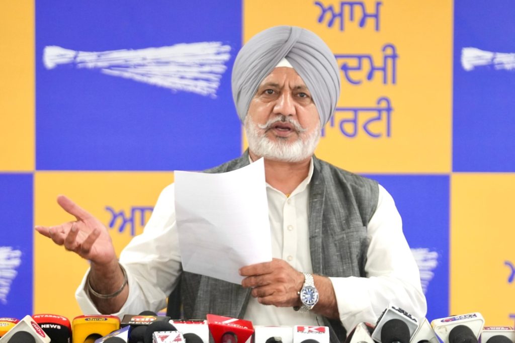 बलतेज पन्नू: पंजाब के लोग सच जानते हैं और उन्होंने 2027 में भगवंत मान को फिर से चुनने का मन बना लिया है बलतेज पन्नू: पंजाब के लोग सच जानते हैं और उन्होंने 2027 में भगवंत मान को फिर से चुनने का मन बना लिया है