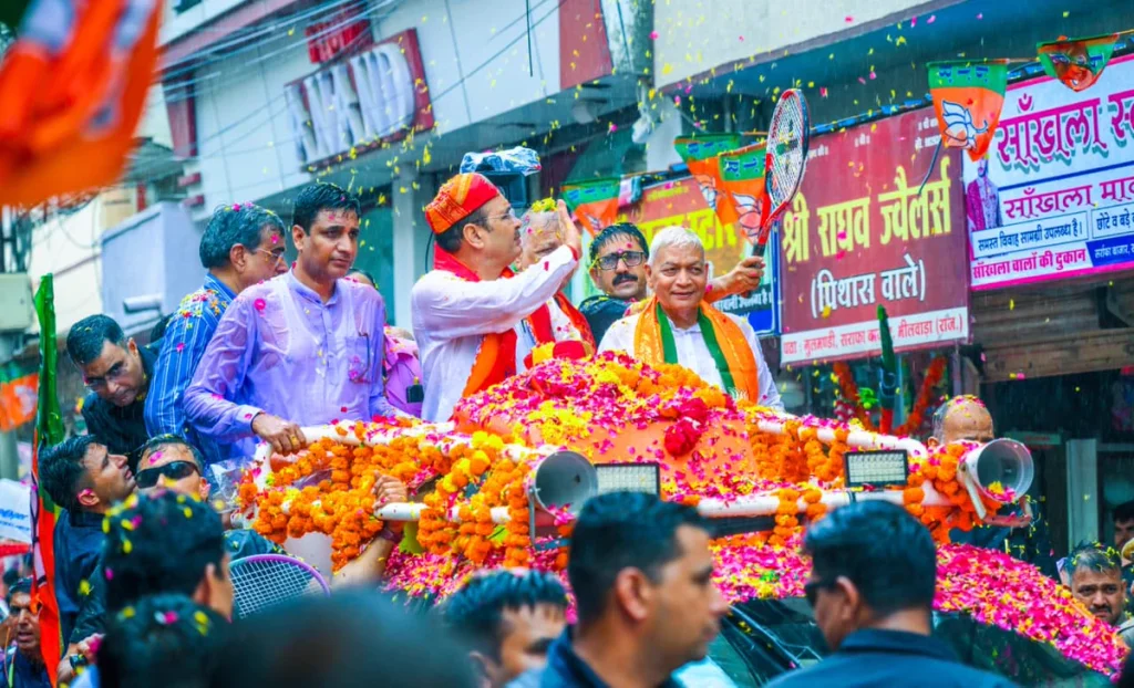 मुख्यमंत्री भजनलाल शर्मा का रोड शो, BJP प्रत्याशियों के लिए मांगा समर्थन