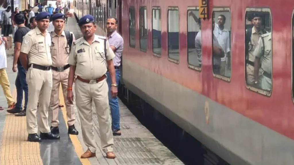 रेलवे सुरक्षा बल छात्रवृत्ति योजना: RPF कर्मचारियों के बच्चों को हर महीने मिलेगी आर्थिक मदद, जानें पात्रता और आवेदन प्रक्रिया