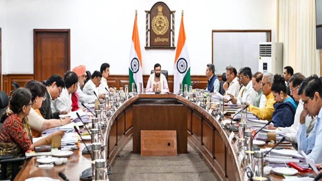 हरियाणा की अर्थव्यवस्था ने भरी तेज रफ्तार, GSDP में 11.83% उछाल; CAG रिपोर्ट में वित्तीय प्रबंधन की तस्वीर साफ हरियाणा की अर्थव्यवस्था ने भरी तेज रफ्तार, GSDP में 11.83% उछाल; CAG रिपोर्ट में वित्तीय प्रबंधन की तस्वीर साफ