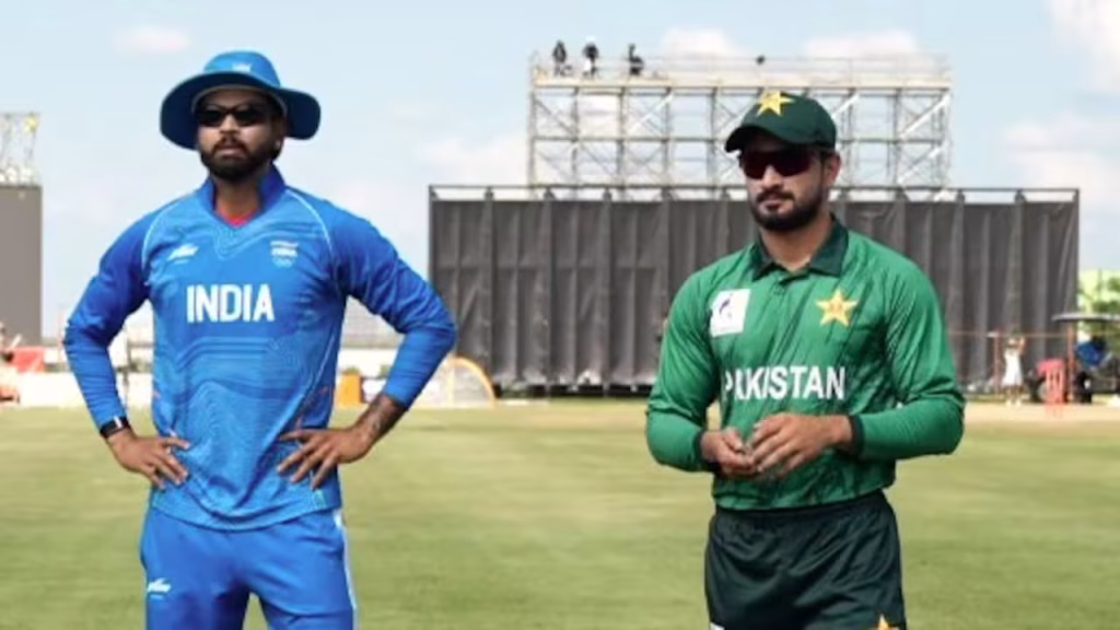 IND vs PAK Final: टॉस के बाद श्रेयस अय्यर ने नहीं मिलाया पाकिस्तानी कप्तान से हाथ, बिना बदलाव उतरी टीम इंडिया
