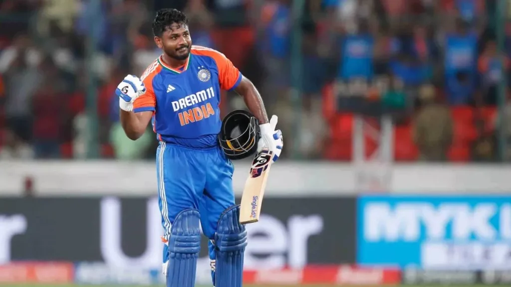 IND vs PAK Final: 4 गेंदों पर 2 रन बनाकर आउट हुए संजू सैमसन, टीम में जगह को लेकर फिर उठे सवाल IND vs PAK Final: 4 गेंदों पर 2 रन बनाकर आउट हुए संजू सैमसन, टीम में जगह को लेकर फिर उठे सवाल