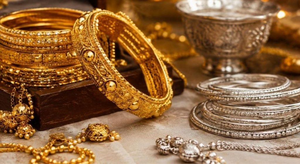 आज का सोना-चांदी भाव: सोना 628 रुपये सस्ता, चांदी में 923 रुपये की तेजी, जानें ताजा कीमत आज का सोना-चांदी भाव: सोना 628 रुपये सस्ता, चांदी में 923 रुपये की तेजी, जानें ताजा कीमत