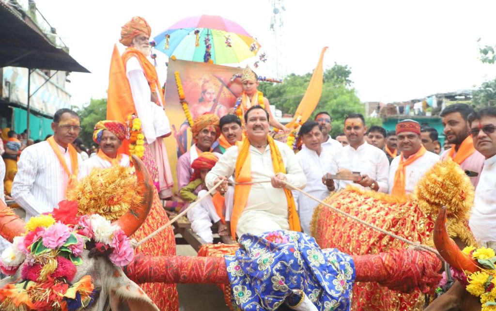 बलराम कृषि महोत्सव में कृषि संस्कृति और पर्यावरण संरक्षण का संदेश, मंत्री गौतम टेटवाल ने किया पौधारोपण