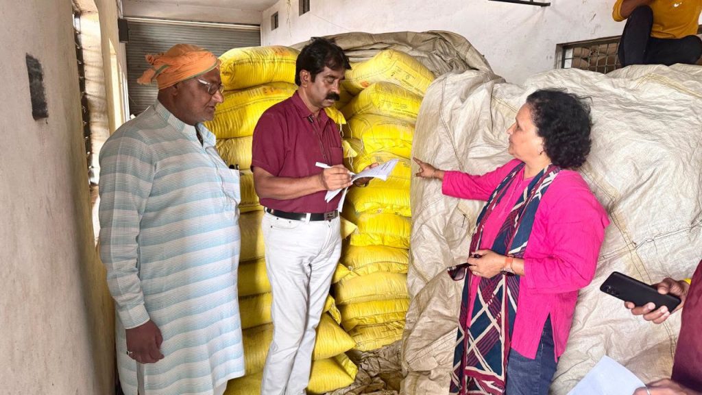 यूरिया के ज्यादा इस्तेमाल से मिट्टी और सेहत को नुकसान, कृषि विभाग ने किसानों को दी संतुलित खाद उपयोग की सलाह