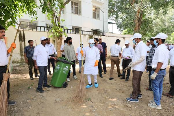 विशेष अभियान 6: सामाजिक न्याय और अधिकारिता विभाग ने स्वच्छता, रिकॉर्ड प्रबंधन और लंबित मामलों के निपटारे पर बढ़ाया फोकस विशेष अभियान 6: सामाजिक न्याय और अधिकारिता विभाग ने स्वच्छता, रिकॉर्ड प्रबंधन और लंबित मामलों के निपटारे पर बढ़ाया फोकस