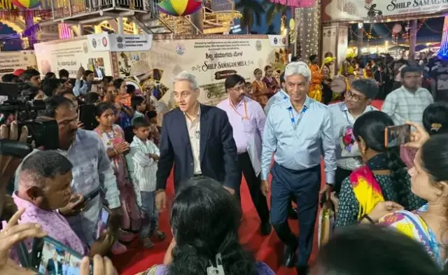शिल्प समागम मेला 2026: मैसूर में 12 राज्यों के कारीगरों की भागीदारी, 37 महिला शिल्पकारों को मिला मंच शिल्प समागम मेला 2026: मैसूर में 12 राज्यों के कारीगरों की भागीदारी, 37 महिला शिल्पकारों को मिला मंच