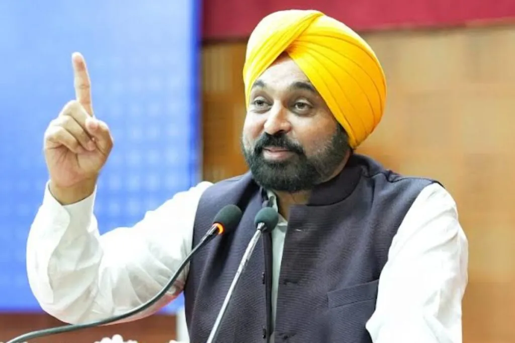 अकाली दल ने Punjab CM भगवंत मान,राज्यसभा सदस्य संजय सिंह के खिलाफ चुनाव आचार संहिता के उल्लंघन की शिकायत दर्ज कराई है