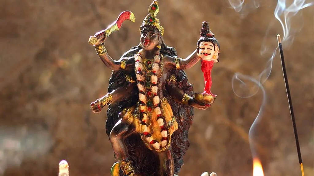 स्तम्भन देवी मंत्र: जानिये मंत्र और इसके लाभ