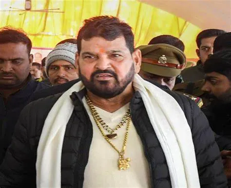 Brij Bhushan Sharan singh नहीं आ रहे बाज, भाजपा को विनेश फोगाट और बृजभूषण से टक्कर में नुकसान हो सकता है