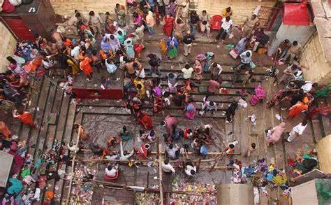 Lolark Chhath: विज्ञान भी इस काशी कुंड में फेल हो गया! बिना IVF के भी सूनी गोद भर सकती है, जानें इतिहास