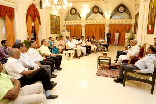 Governor Mangubhai Patel: सरकारी सेवा की अधिकारिता मानव धर्म के पालन का सुअवसर Governor Mangubhai Patel: सरकारी सेवा की अधिकारिता मानव धर्म के पालन का सुअवसर