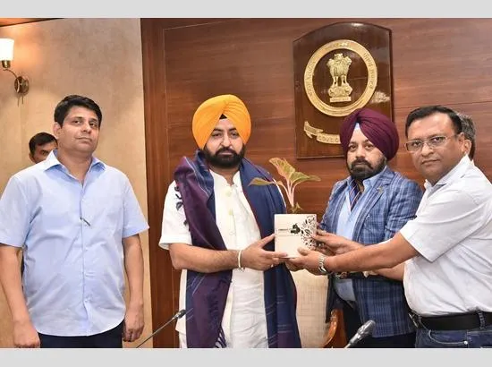 Hardeep Singh Mundian: कॉलोनाइजरों के लंबित कार्यों के निपटारे के लिए 16 अक्टूबर को पहली बार विशेष शिविर लगेगा Hardeep Singh Mundian: कॉलोनाइजरों के लंबित कार्यों के निपटारे के लिए 16 अक्टूबर को पहली बार विशेष शिविर लगेगा