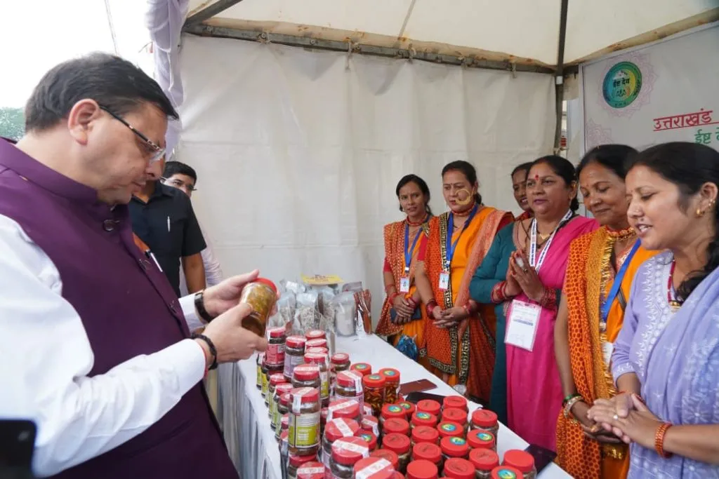 CM Dhami ने सरस मेले का उद्घाटन किया CM Dhami ने सरस मेले का उद्घाटन किया