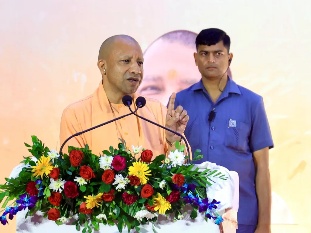 CM Yogi ने युगतुलसी पं0 रामकिंकर उपाध्याय जी के जन्म शताब्दी वर्ष पर आयोजित भावांजलि कार्यक्रम को सम्बोधित किया CM Yogi ने युगतुलसी पं0 रामकिंकर उपाध्याय जी के जन्म शताब्दी वर्ष पर आयोजित भावांजलि कार्यक्रम को सम्बोधित किया