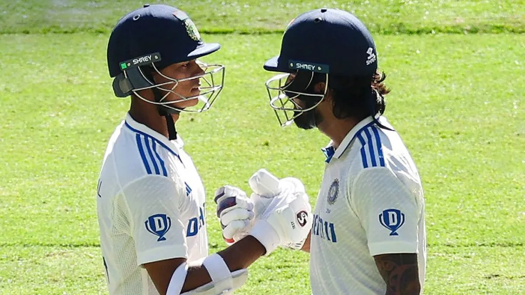 IND vs AUS 2nd Day: दूसरे दिन का खेल कैसा रहा? जायसवाल ने 90 और केएल राहुल ने भी फिफ्टी जड़ी।