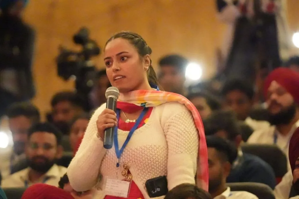 CM Bhagwant Mann: पारदर्शी और निष्पक्ष भर्ती के लिए नए रंगरूटों ने सराहा CM Bhagwant Mann: पारदर्शी और निष्पक्ष भर्ती के लिए नए रंगरूटों ने सराहा