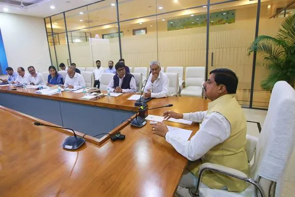 CM Dr. Mohan Yadav: माँ क्षिप्रा के पावन स्नान का सौभाग्य मिले वर्ष भर CM Dr. Mohan Yadav: माँ क्षिप्रा के पावन स्नान का सौभाग्य मिले वर्ष भर