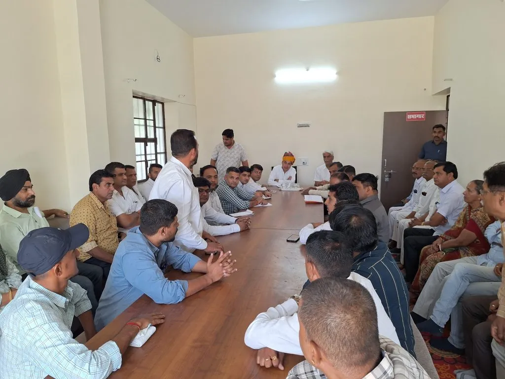 संसदीय कार्य मंत्री Jogaram Patel की अध्यक्षता में नवनिर्मित नगरपालिका कुड़ी भगतासनी में आयोजित हुई समीक्षा बैठक संसदीय कार्य मंत्री Jogaram Patel की अध्यक्षता में नवनिर्मित नगरपालिका कुड़ी भगतासनी में आयोजित हुई समीक्षा बैठक