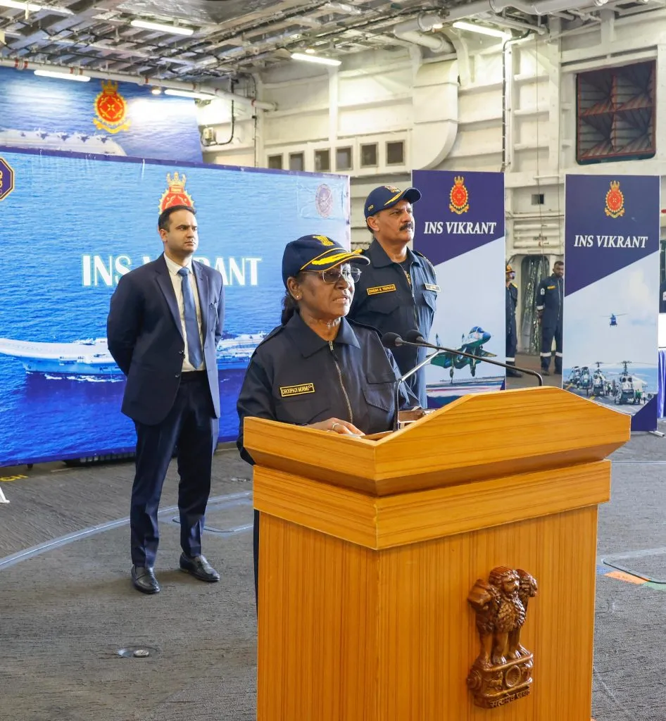 President Droupadi Murmu ने आईएनएस विक्रांत पर भारतीय नौसेना के अभियानों को देखा
