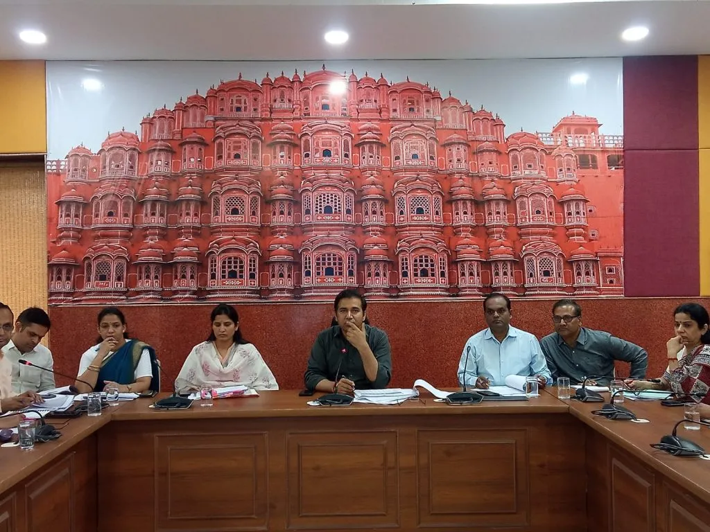 District Collector – Dr. Jitendra Kumar Soni: लंबित राजस्व वादों का समयबद्ध एवं प्रभावी निस्तारण सुनिश्चित करें अधिकारी District Collector - Dr. Jitendra Kumar Soni: लंबित राजस्व वादों का समयबद्ध एवं प्रभावी निस्तारण सुनिश्चित करें अधिकारी