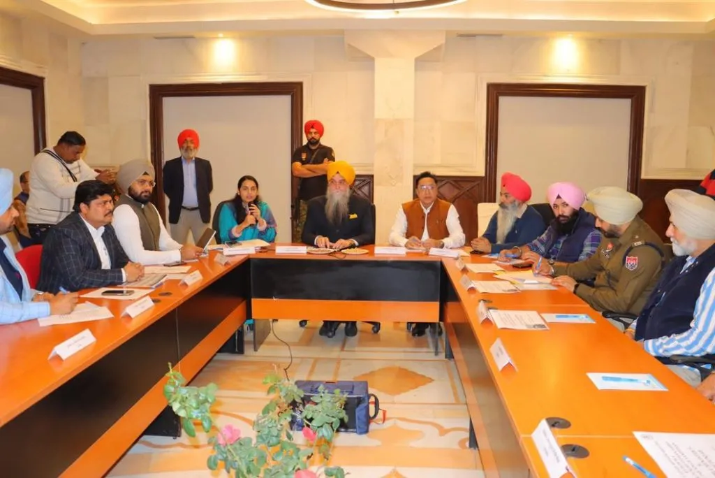 Kultar Singh Sandhwan ने अमृतसर के 450वें स्थापना दिवस समारोह पर एक बैठक की अध्यक्षता की Kultar Singh Sandhwan ने अमृतसर के 450वें स्थापना दिवस समारोह पर एक बैठक की अध्यक्षता की