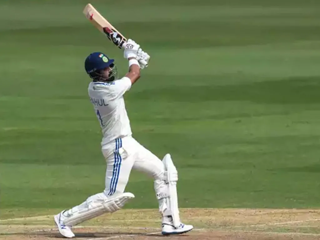 KL Rahul ने पैड पर बैट लगाकर बाहर निकल गया, शास्त्री से लेकर इरफान पठान का ठनका माथा, अंपायर को सुनाई खरी खरी