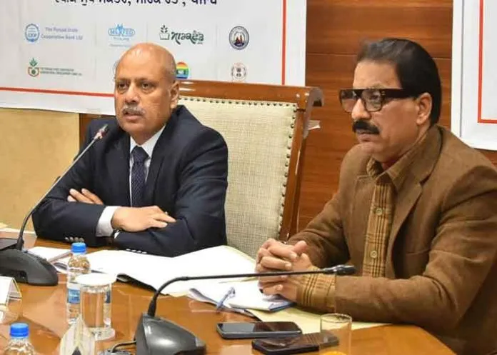 सहकारिता सम्मेलन पंजाब को संबोधित करते हुए Alok Shekhar ने डेयरी आधारित पैक्स की सफलता की सराहना की सहकारिता सम्मेलन पंजाब को संबोधित करते हुए Alok Shekhar ने डेयरी आधारित पैक्स की सफलता की सराहना की