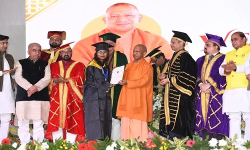 CM Yogi Adityanath जनपद कानपुर नगर में रामा विश्वविद्यालय उ0प्र0 के तृतीय दीक्षान्त समारोह में मुख्य अतिथि के तौर पर सम्मिलित हुए