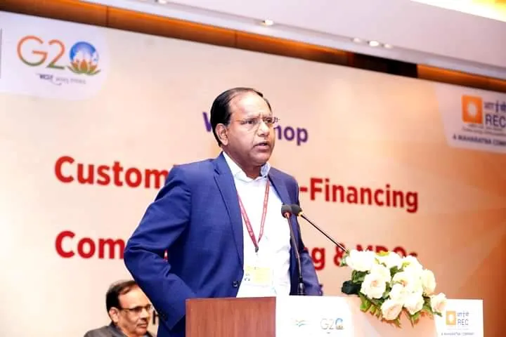 डीएफएस सचिव ने सूक्ष्म वित्त संस्थानों (एमएफआई) के साथ बैठक की अध्यक्षता की डीएफएस सचिव ने सूक्ष्म वित्त संस्थानों (एमएफआई) के साथ बैठक की अध्यक्षता की