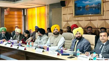 तरुणप्रीत सिंह सोंड ने गांव के तालाबों की सफाई के लिए चलाया विशेष अभियान