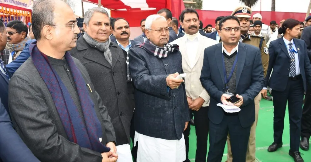 मुख्यमंत्री श्री नीतीष कुमार ने सारण जिले को 985 करोड़ रुपये की दी सौगात, 52 योजनाओं का किया उद्घाटन एवं षिलान्यास