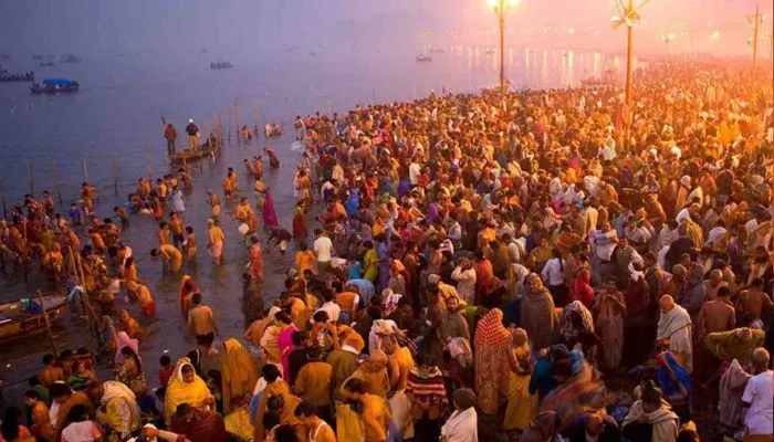 Mahakumbh 2025: त्रिवेणी संगम में स्नान से पहले की जाती है किस देवता की पूजा? Mahakumbh 2025: त्रिवेणी संगम में स्नान से पहले की जाती है किस देवता की पूजा?