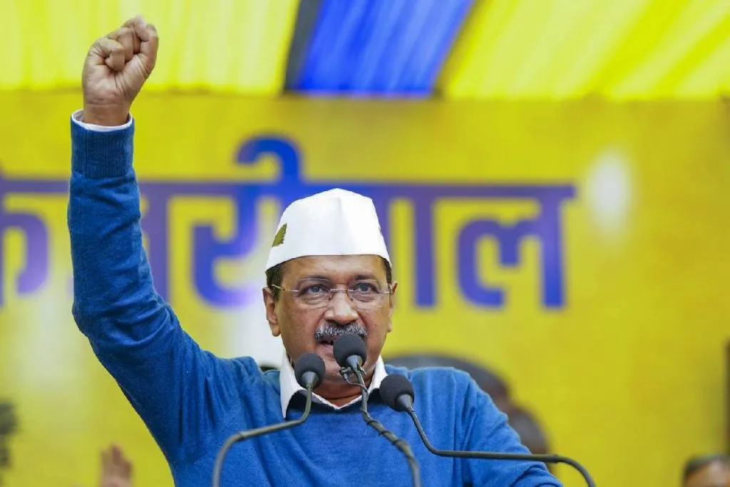Delhi Election: अरविंद केजरीवाल ने सभी 70 उम्मीदवारों के साथ की और कहा, “हमारे प्रत्याशियों को खरीदने के लिए फोन आ रहे हैं।” Delhi Election: अरविंद केजरीवाल ने सभी 70 उम्मीदवारों के साथ की और कहा,