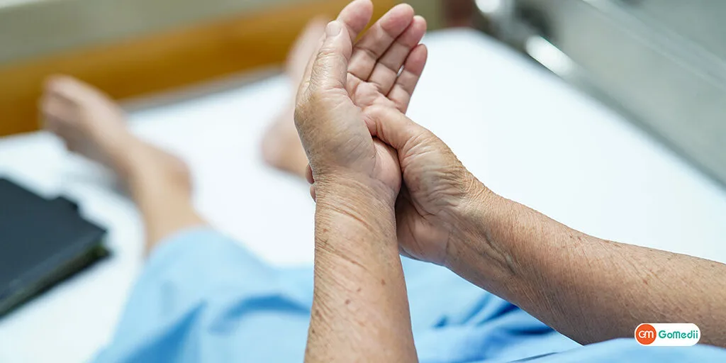 Health Tips: हाथ सीधा करने पर आपकी उंगलियां कांपने लगती हैं? इस बीमारी के हो संकेत हैं लक्षण Health Tips: हाथ सीधा करने पर आपकी उंगलियां कांपने लगती हैं? इस बीमारी के हो संकेत हैं लक्षण