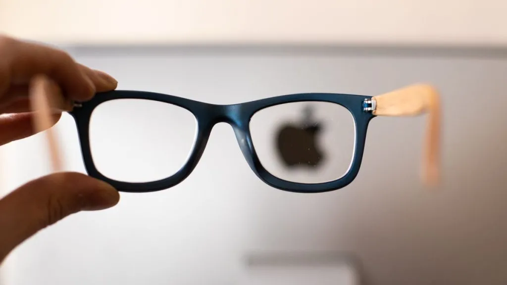 Apple Smart Glasses: Apple के नए गैजेट्स में होगा कैमरा, अब कानों और आंखों से होगी शूटिंग! 