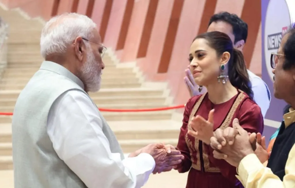 Nushrratt Bharruccha ने पीएम मोदी से मुलाकात की, हाथ मिलाकर किया धन्यवाद