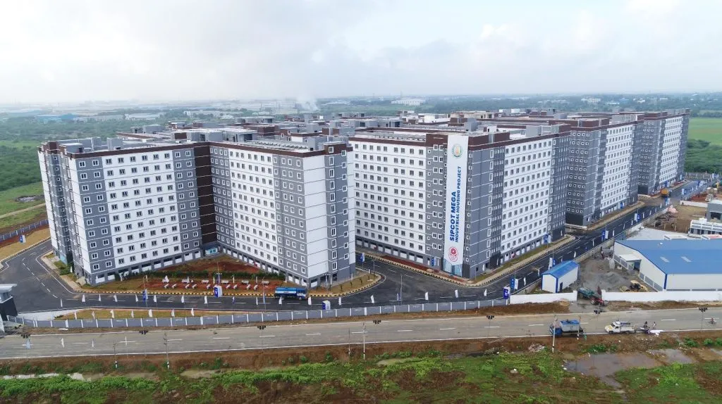 Foxconn IPhone Manufacturing: ट्रंप के बयान के बावजूद भारत में Apple का विस्तार, Foxconn बना रहा है विशाल iPhone निर्माण प्लांट Foxconn IPhone Manufacturing: ट्रंप के बयान के बावजूद भारत में Apple का विस्तार, Foxconn बना रहा है विशाल iPhone निर्माण प्लांट