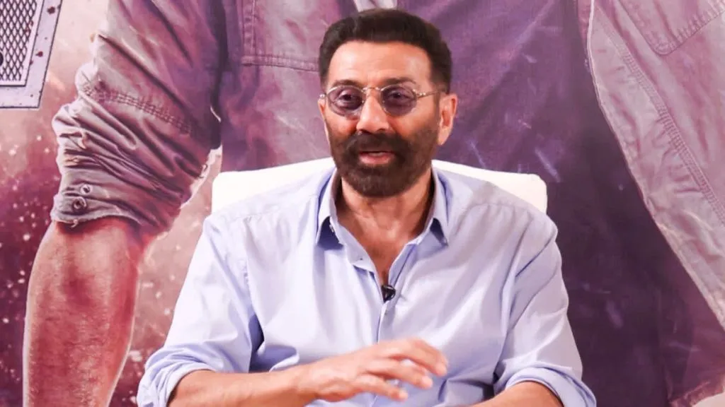 Ahmedabad Plane Crash: सनी देओल ने जताया दुख, बोले- ‘दुखद घटना, पीड़ितों को मिले शांति’