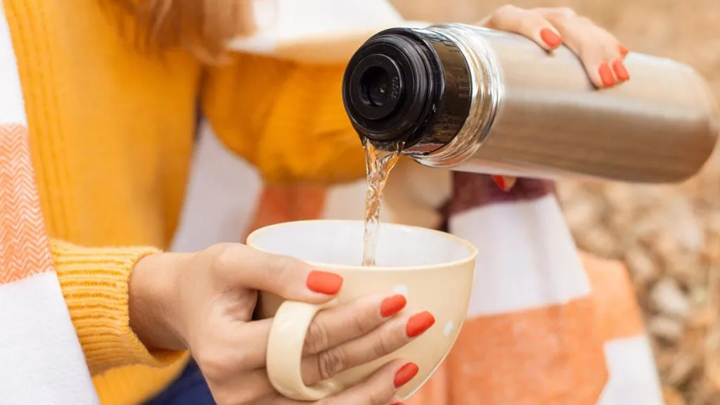 Morning Drink for Cholesterol and Heart Health: सुबह गर्म पानी में मिलाएं 1 चीज, घटेगा खराब कोलेस्ट्रॉल और दिल रहेगा मजबूत