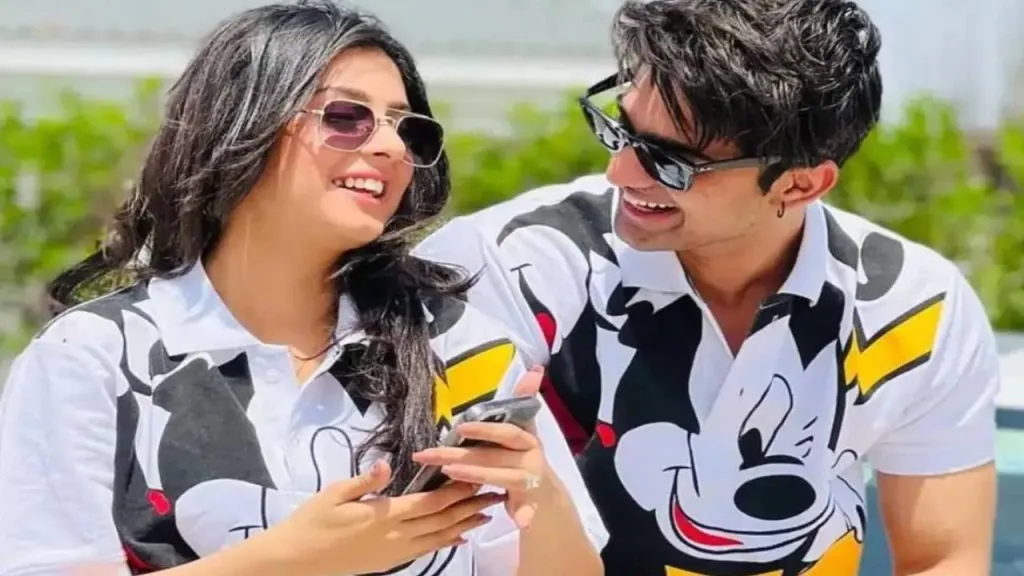 ईशा मालवीय फिर दिखीं एक्स बॉयफ्रेंड अभिषेक कुमार के साथ, मीडिया को देख छुपाया चेहरा ईशा मालवीय फिर दिखीं एक्स बॉयफ्रेंड अभिषेक कुमार के साथ, मीडिया को देख छुपाया चेहरा